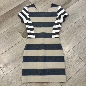 10 Crosby Derek Lam Black, Tan & White Striped Short Sleeve Bodycon Dress Size 0